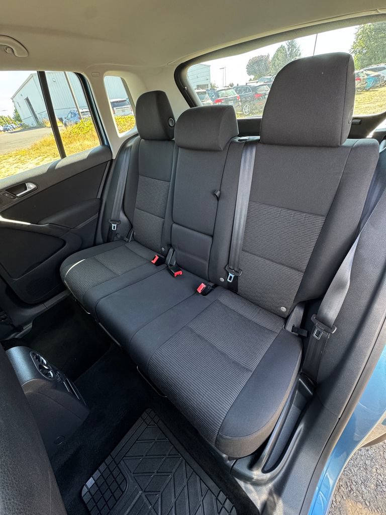 Used 2017 Volkswagen Tiguan Limited w/ Alloy Wheels Package AWD/4WD image 25