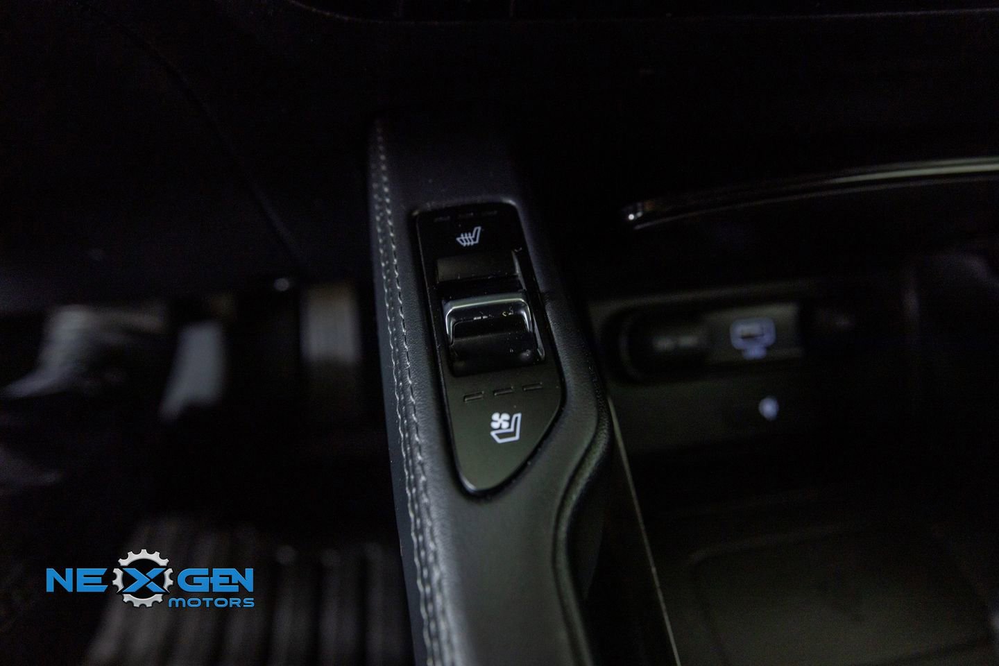 Used 2020 Kia Telluride EX w/ EX Premium Package image 21