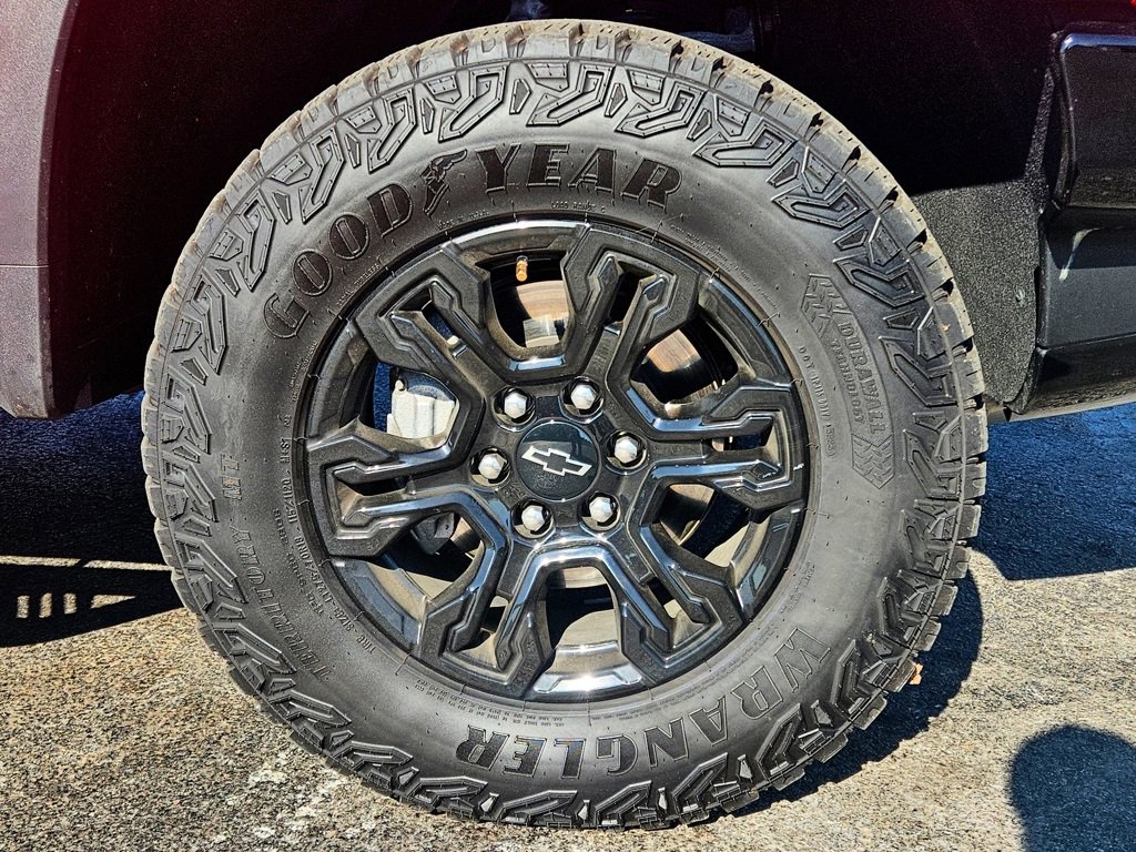 Used 2024 Chevrolet Silverado 1500 ZR2 w/ Technology Package image 4