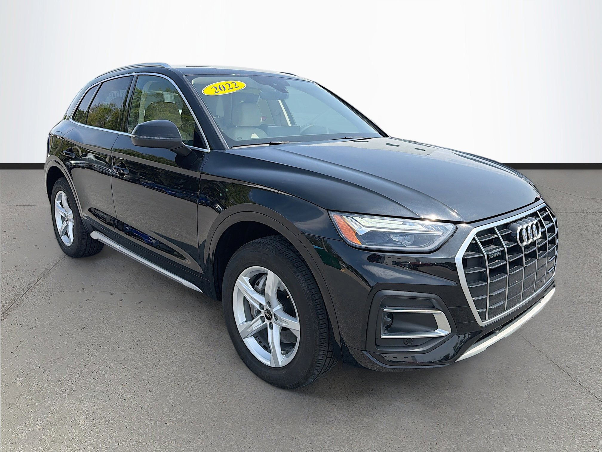 Used 2022 Audi Q5 2.0T Premium w/ Convenience Package image 2
