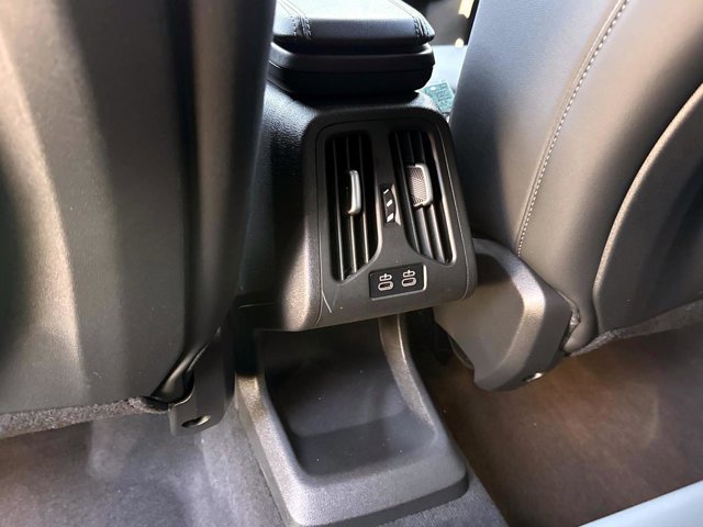 Used 2025 BMW X2 xDrive28i image 16