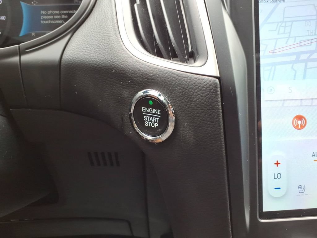 Certified 2024 Ford Edge SEL w/ Convenience Package AWD/4WD image 23