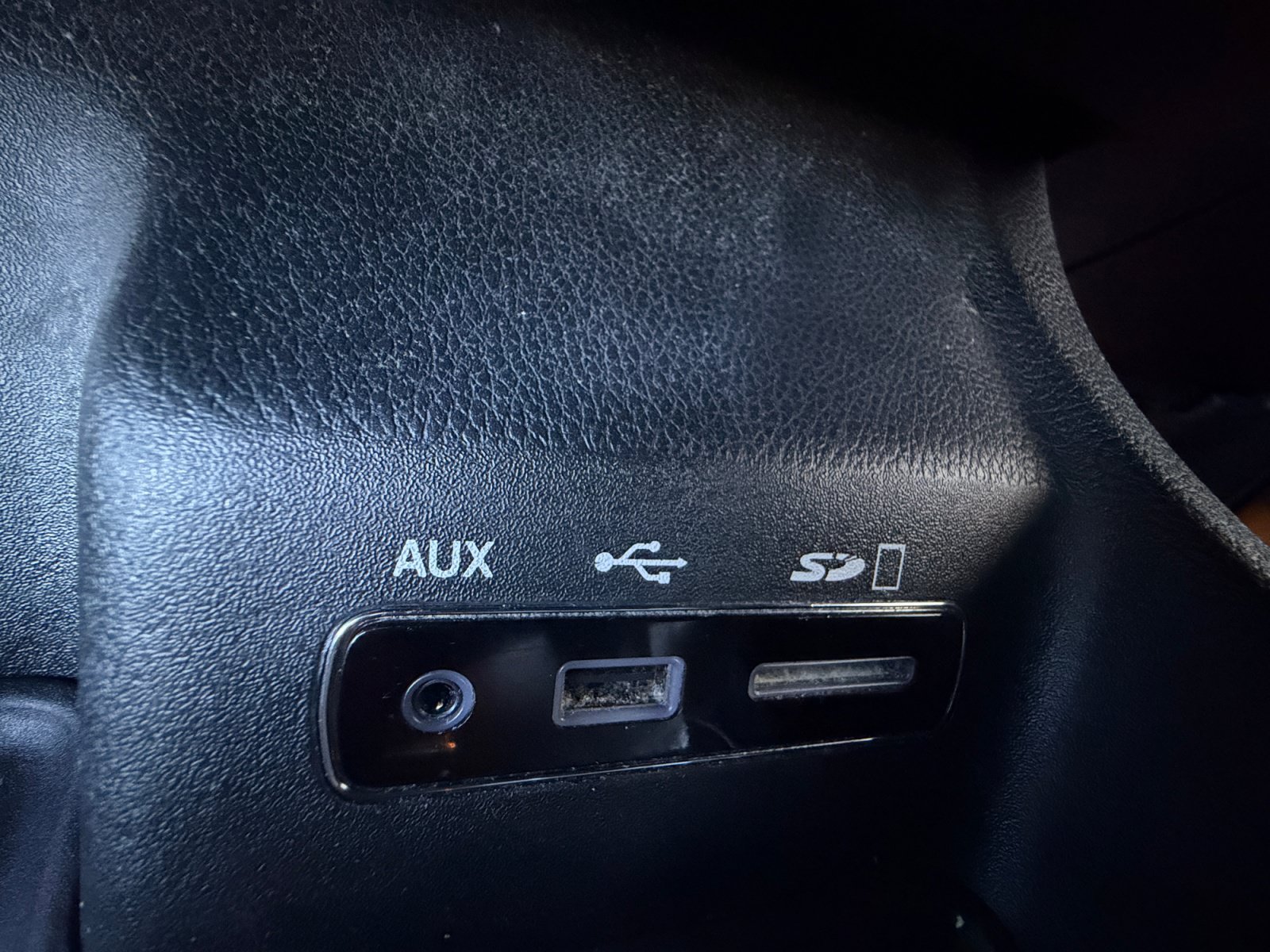 Used 2014 Dodge Durango R/T w/ Technology Group RWD image 30