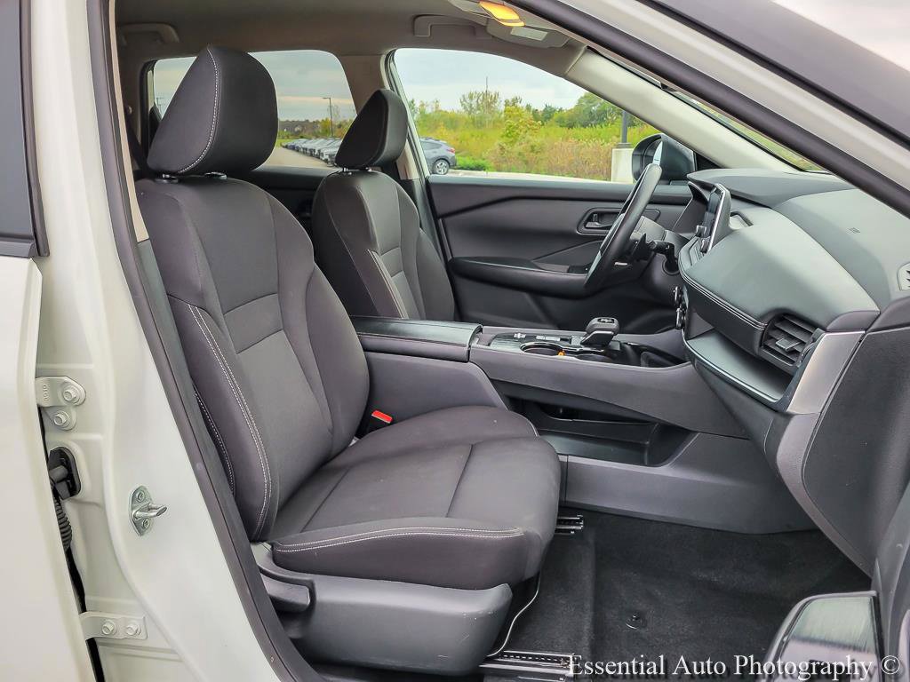 Used 2024 Nissan Rogue S FWD image 28
