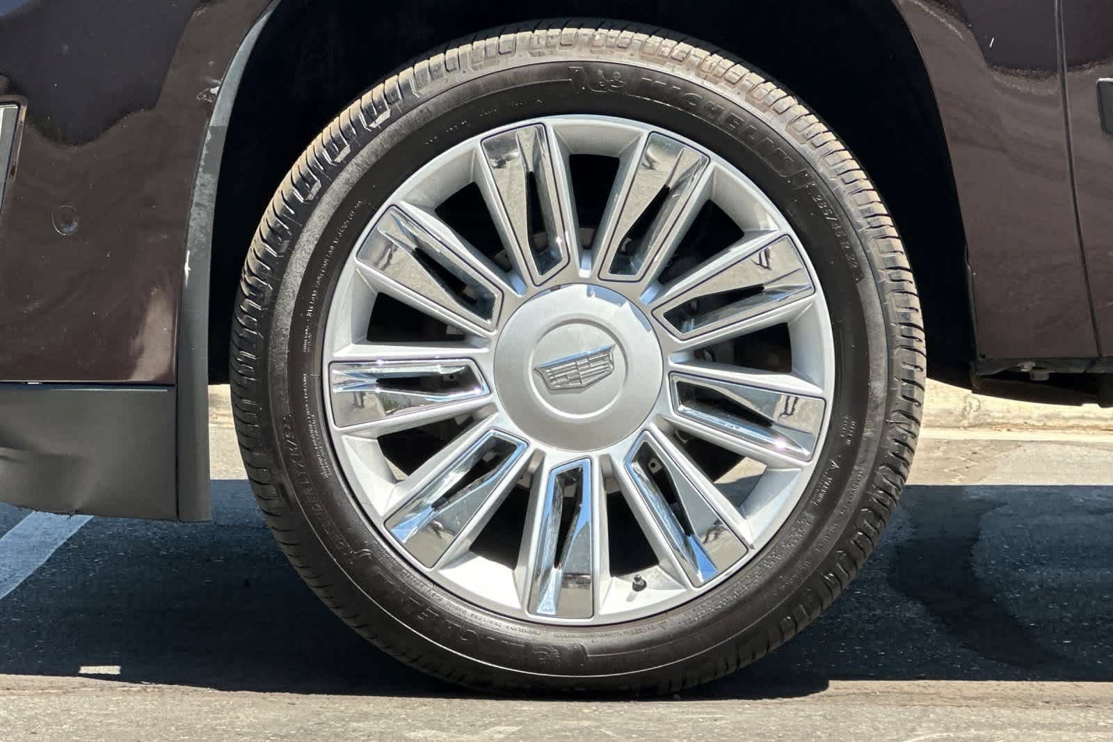 Used 2018 Cadillac Escalade Platinum AWD/4WD image 30