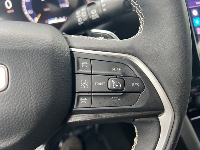 Used 2024 Jeep Grand Cherokee L Altitude AWD/4WD image 12
