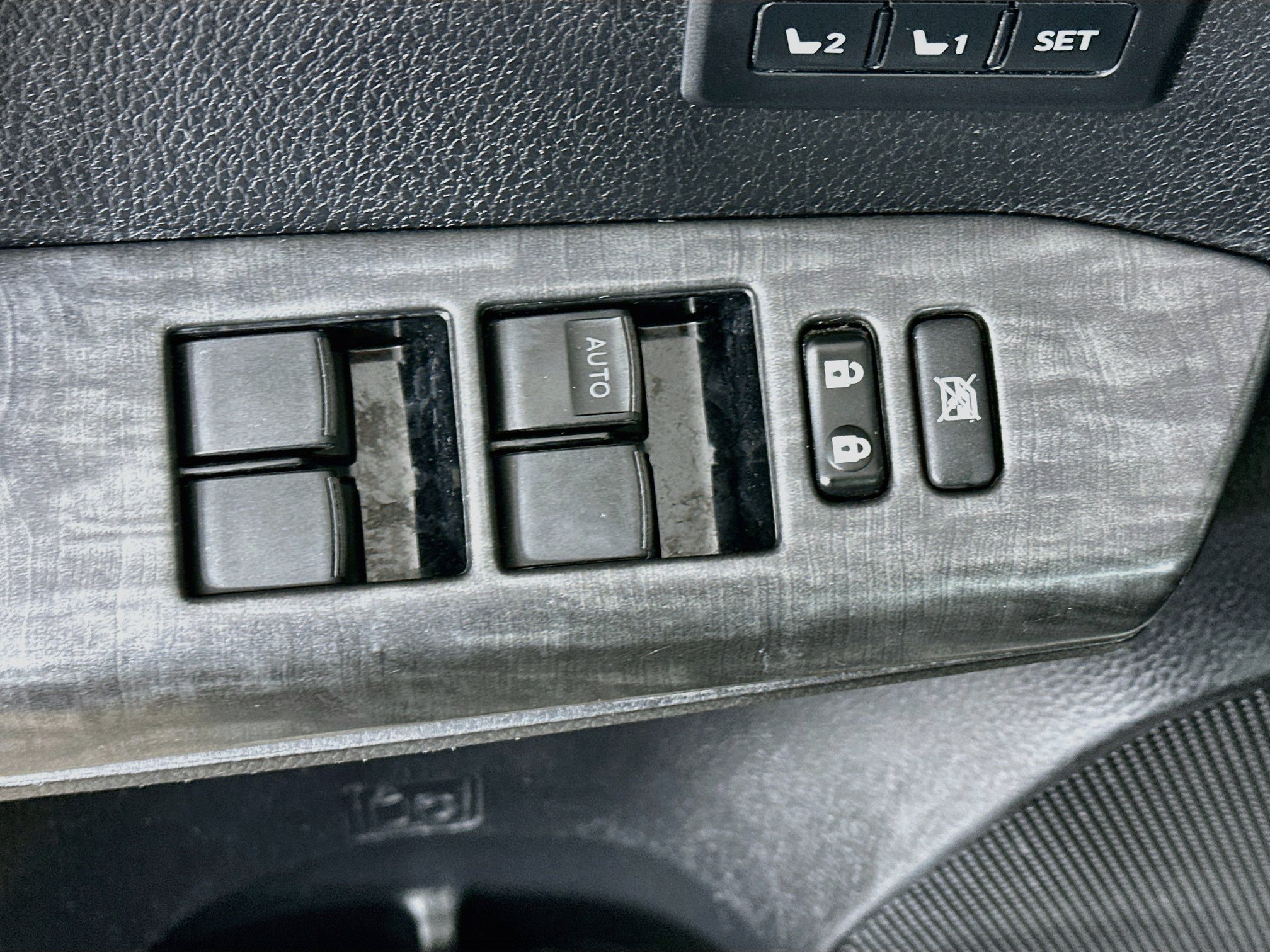 Used 2017 Toyota RAV4 Platinum FWD image 15