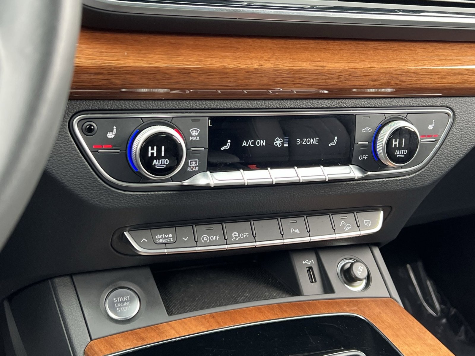 Used 2023 Audi Q5 2.0T Premium w/ Convenience Package image 19