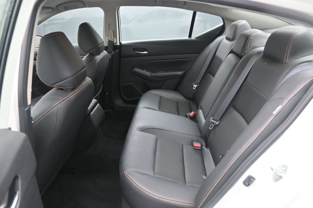 Used 2022 Nissan Altima 2.5 SR FWD image 12