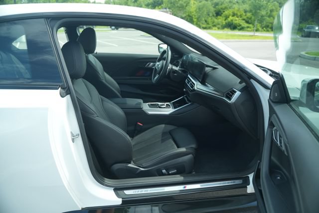 Used 2023 BMW 230i Coupe w/ M Sport Package RWD image 18