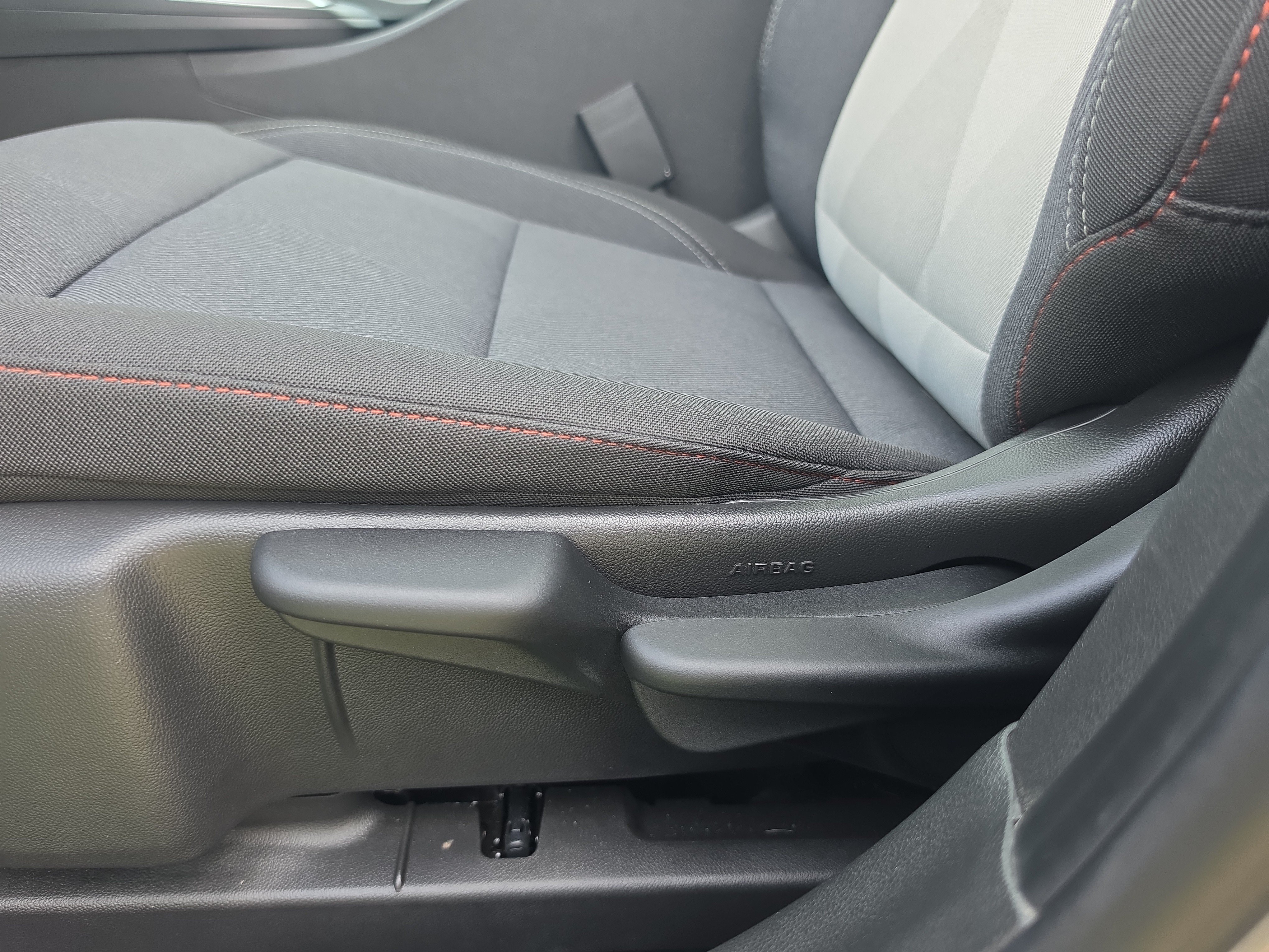 Used 2026 Chevrolet Trax RS w/ Sunroof Package FWD image 13
