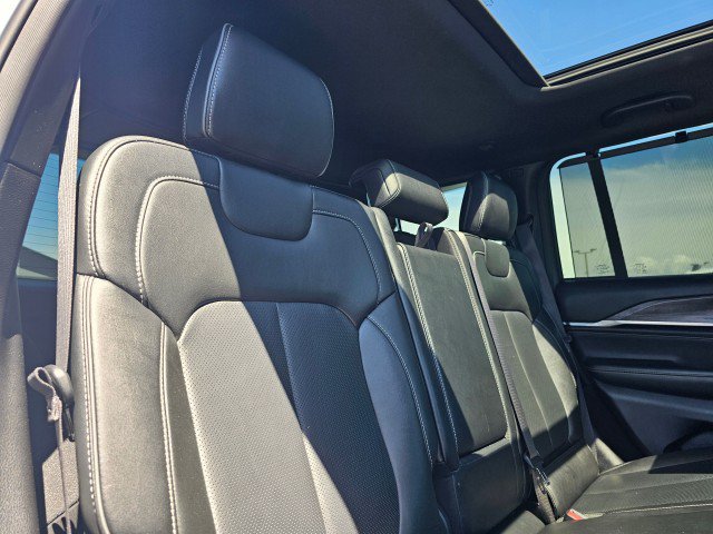 Certified 2023 Jeep Grand Cherokee Overland w/ Adv Protech Group III AWD/4WD image 14