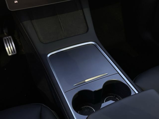 Used 2023 Tesla Model Y Performance image 21