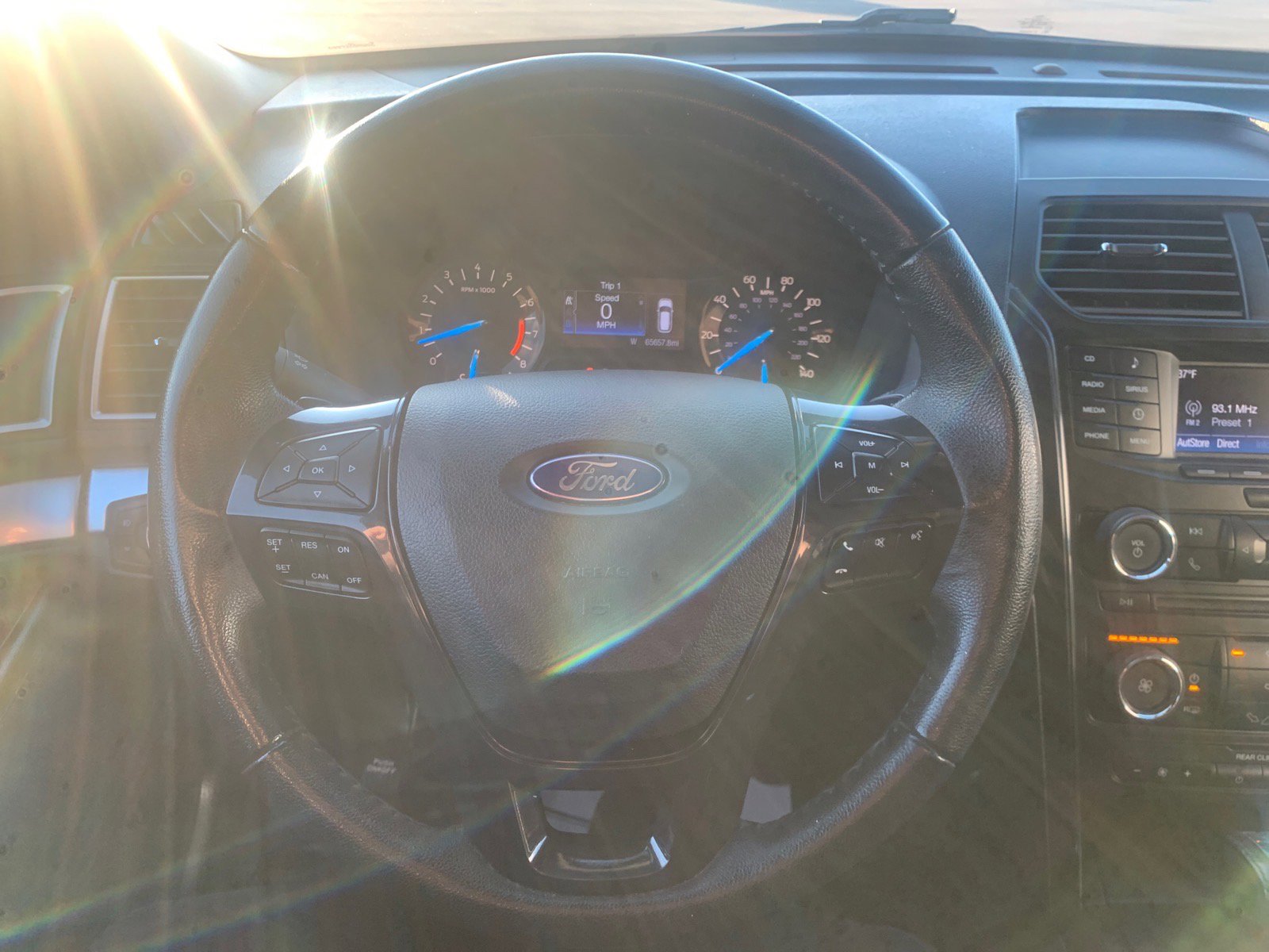 Used 2017 Ford Explorer XLT image 11