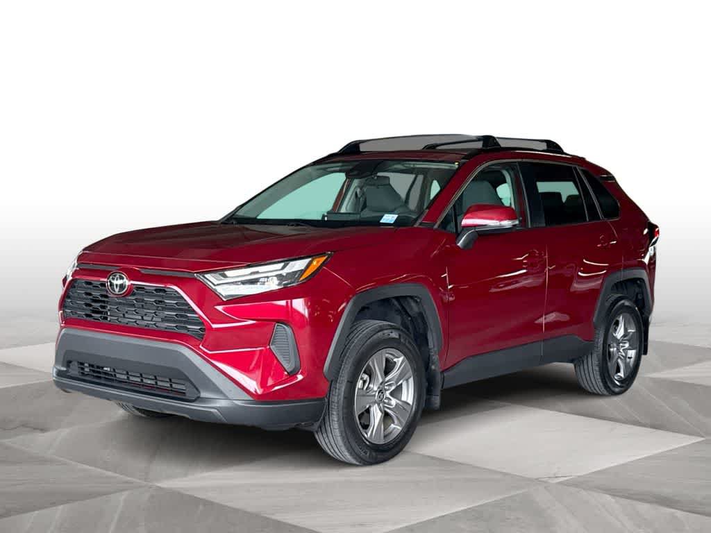 Used 2024 Toyota RAV4 XLE w/ Convenience Package FWD image 4