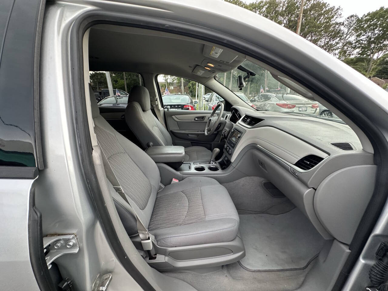 Used 2013 Chevrolet Traverse LS FWD image 13