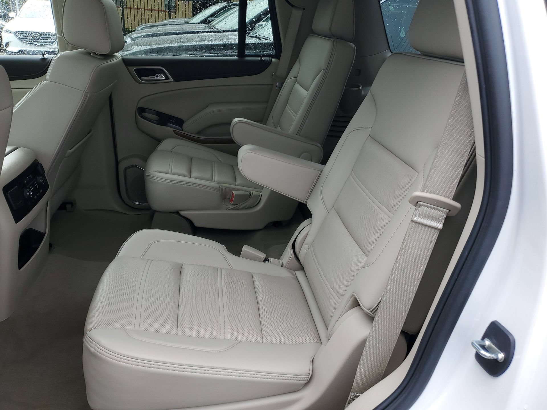 Used 2020 GMC Yukon Denali w/ Denali Premium Package RWD image 12