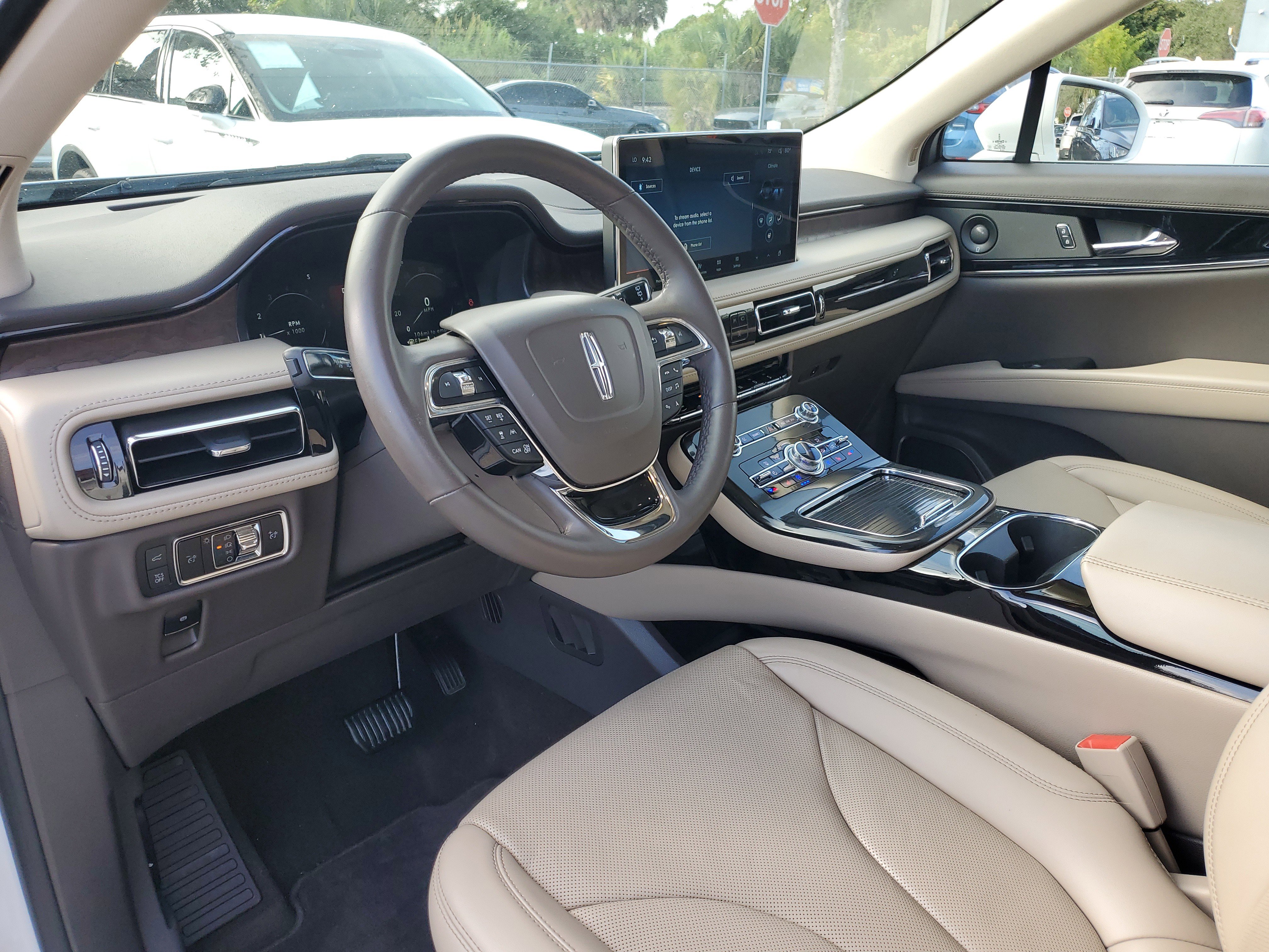 Certified 2022 Lincoln Nautilus Reserve w/ Equipment Group 201A image 13