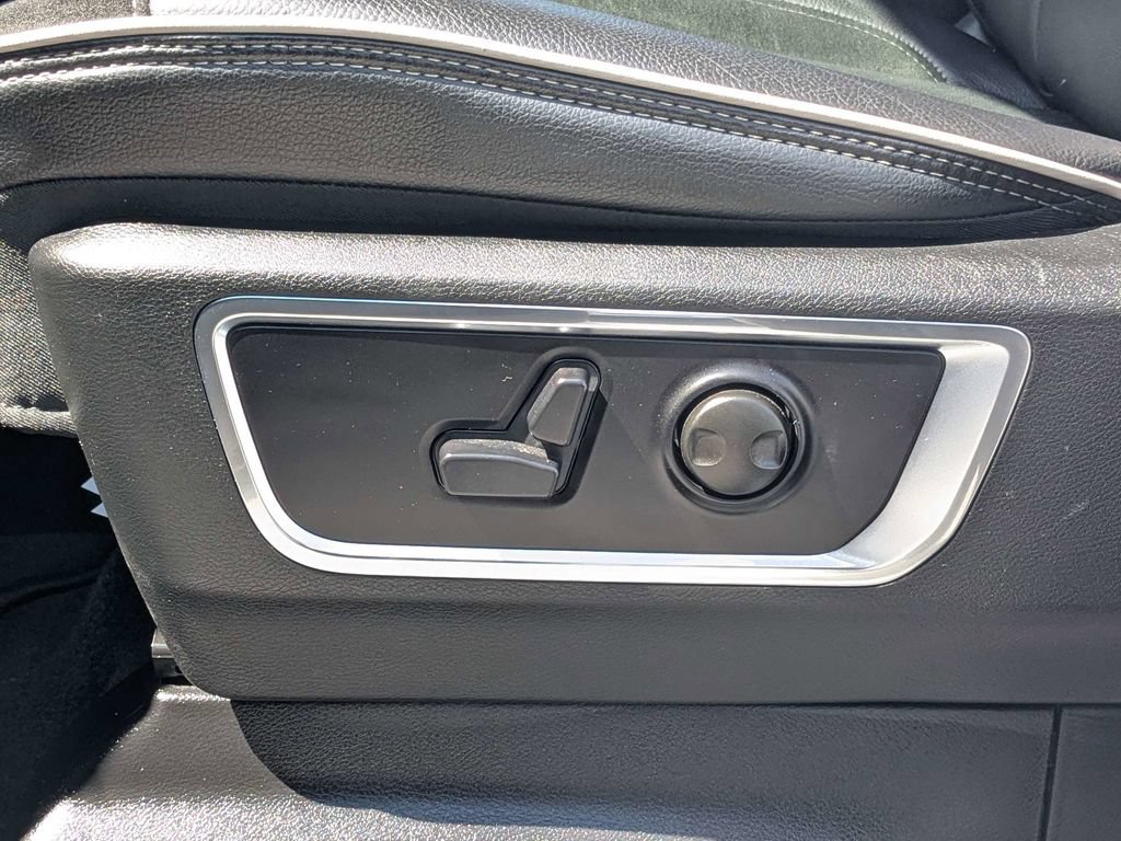 Used 2026 RAM 1500 Laramie AWD/4WD image 18