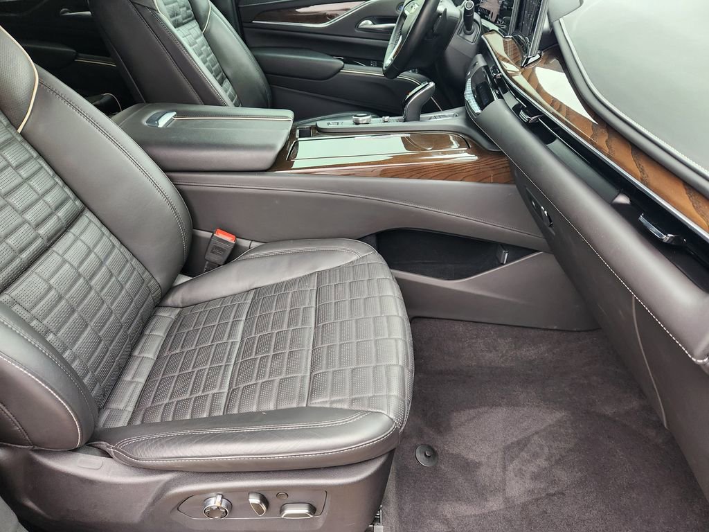 Used 2024 Cadillac Escalade ESV Sport Platinum w/ LPO, ONYX Package AWD/4WD image 13