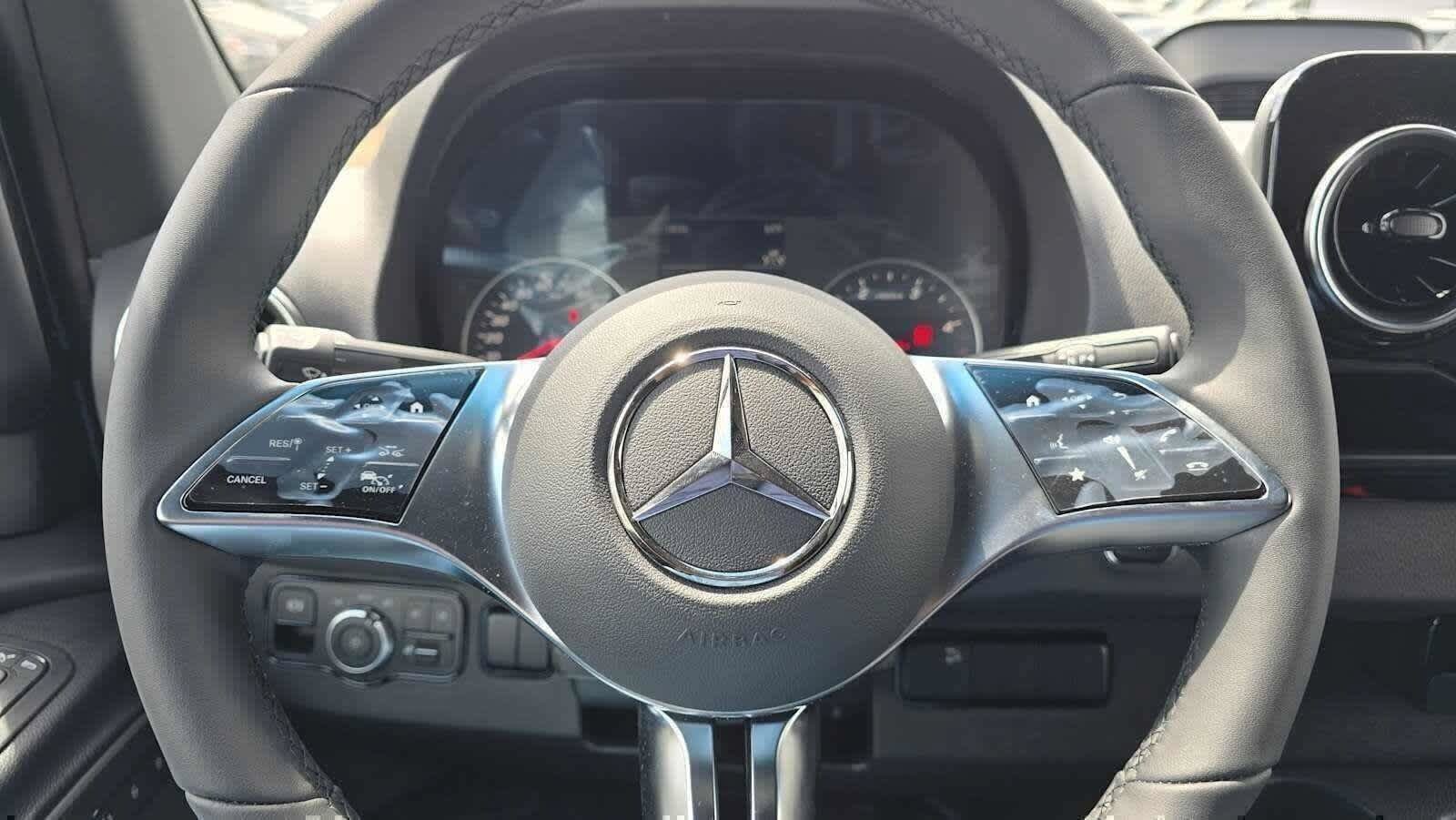 Used 2025 Mercedes-Benz Sprinter 2500 image 30