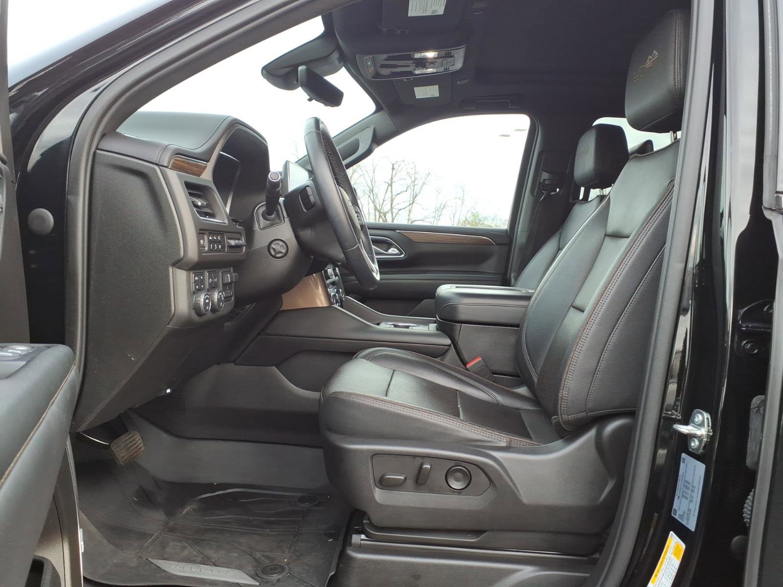 Used 2023 Chevrolet Suburban High Country AWD/4WD image 13