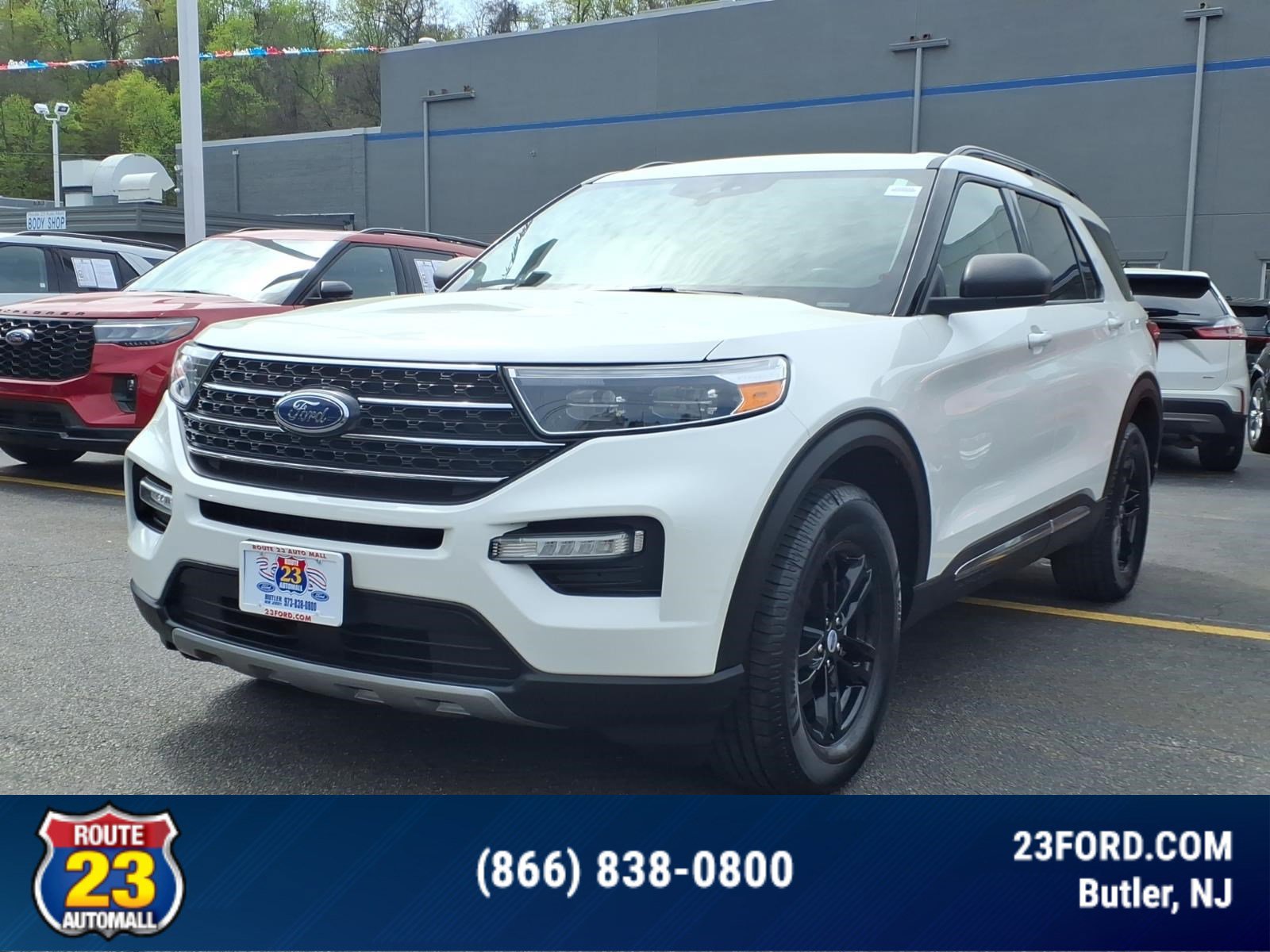 Certified 2022 Ford Explorer XLT w/ Equipment Group 202A AWD/4WD image 4