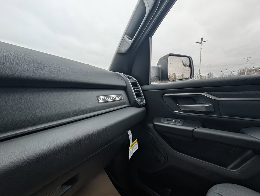 New 2026 RAM 1500 4x4 Crew Cab image 34