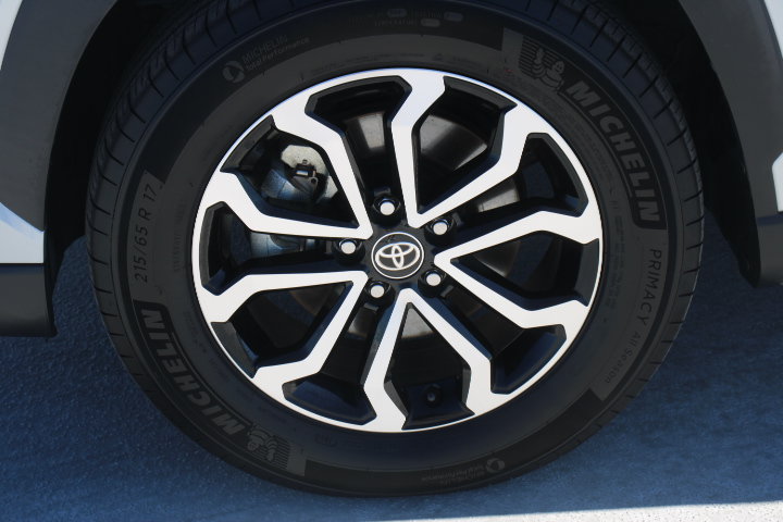 Certified 2025 Toyota Corolla Cross AWD Hybrid image 9