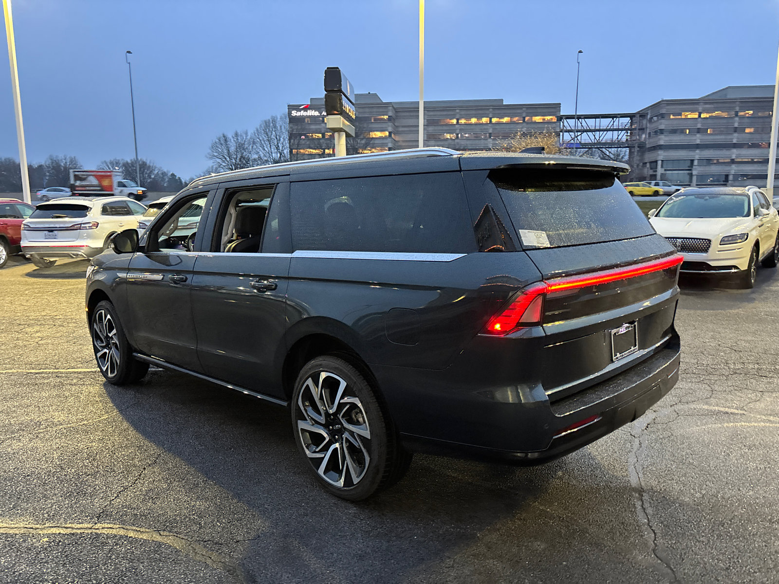 New 2026 Lincoln Navigator L Reserve image 5