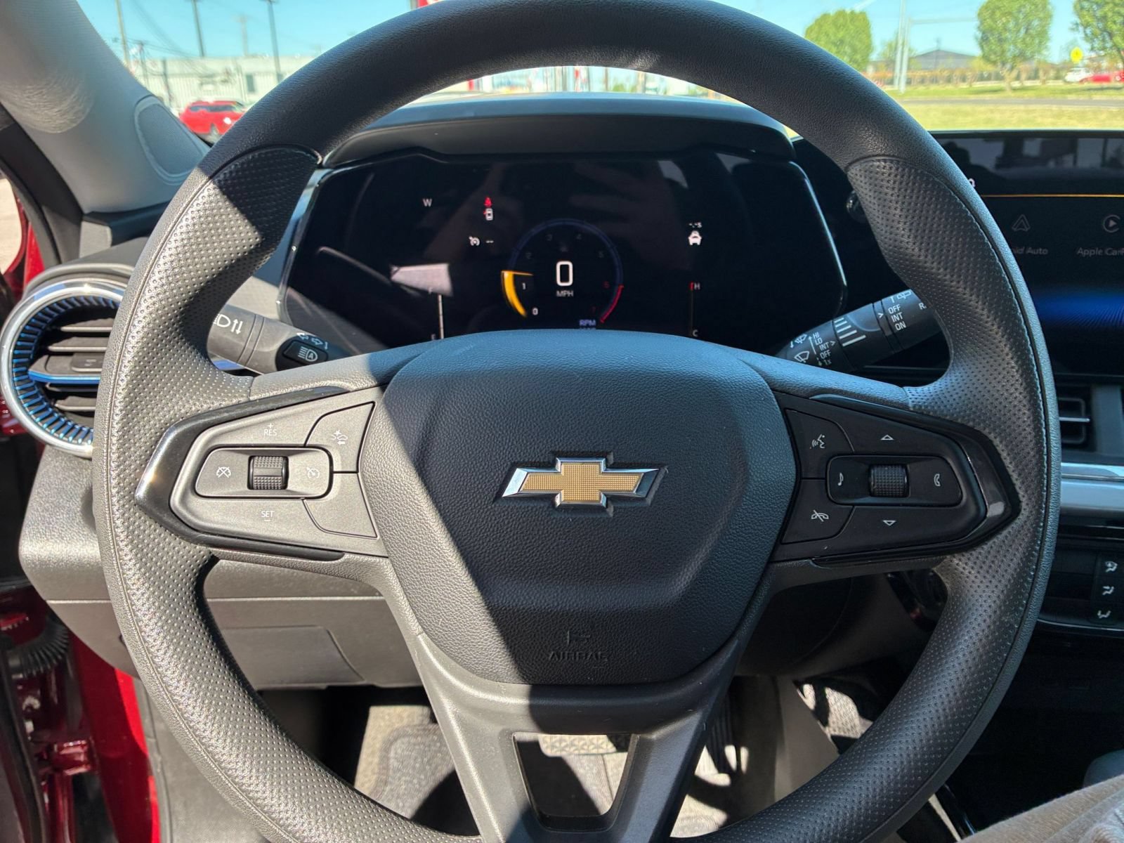 Used 2025 Chevrolet Trax LT FWD image 26