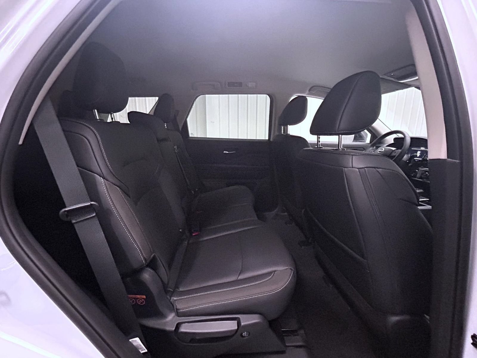 New 2026 Nissan Pathfinder SL AWD/4WD image 18