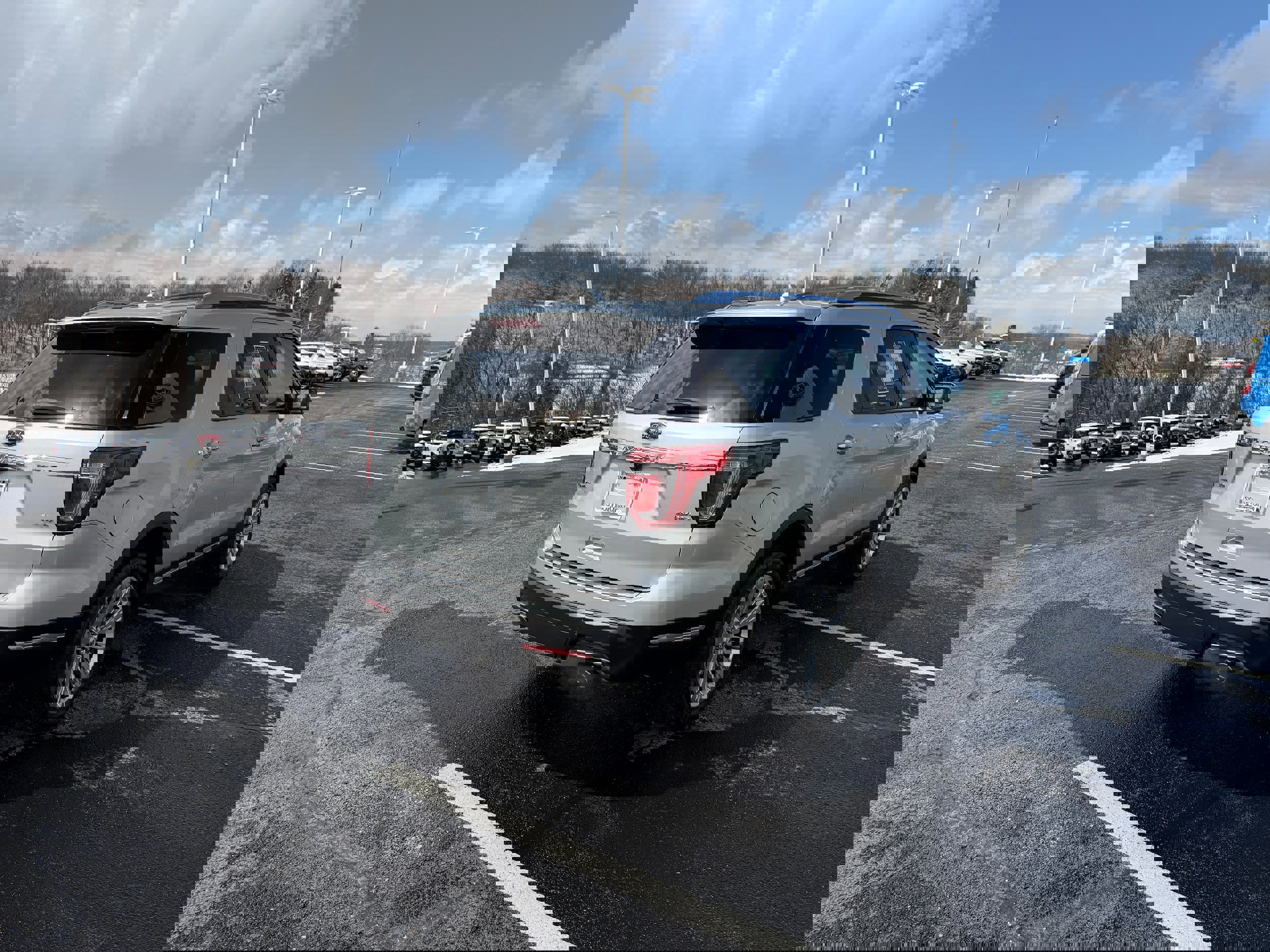 Used 2019 Ford Explorer Limited w/ Class III Trailer Tow Package image 6