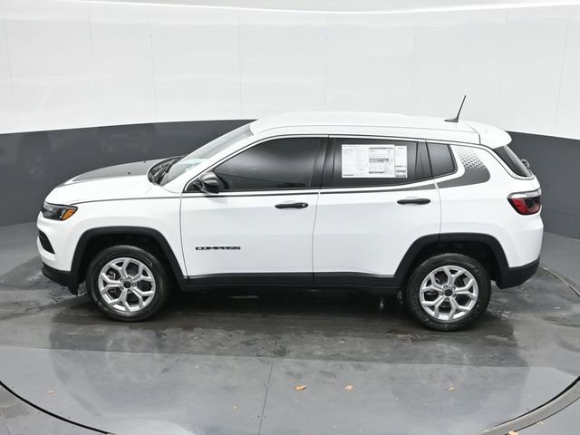 Used 2025 Jeep Compass Sport w/ Mopar Graphics Package AWD/4WD image 35