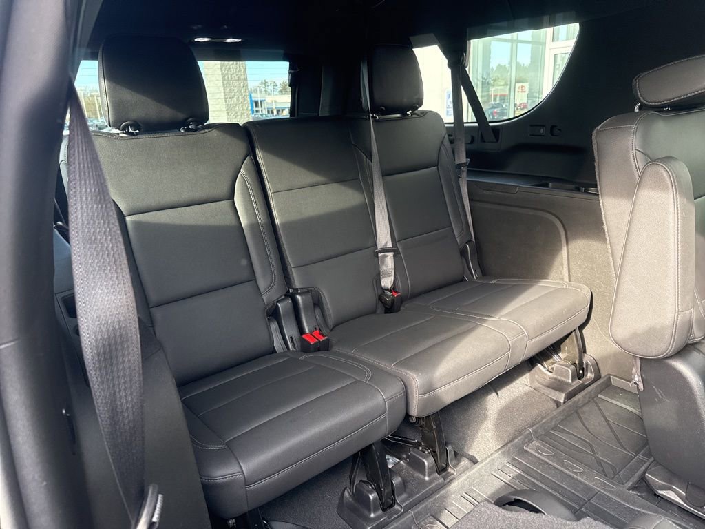 Used 2022 Chevrolet Suburban Z71 w/ Luxury Package image 28