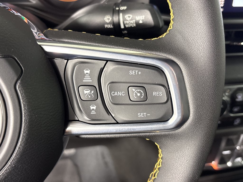 Used 2024 Jeep Wrangler Unlimited Sahara w/ Technology Group AWD/4WD image 22
