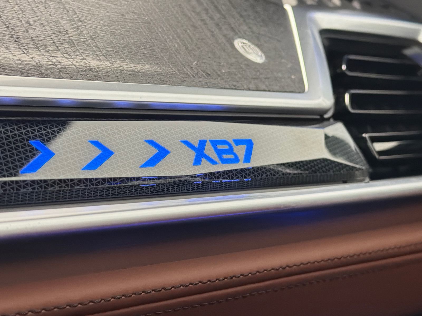 Used 2024 BMW ALPINA XB7 image 45