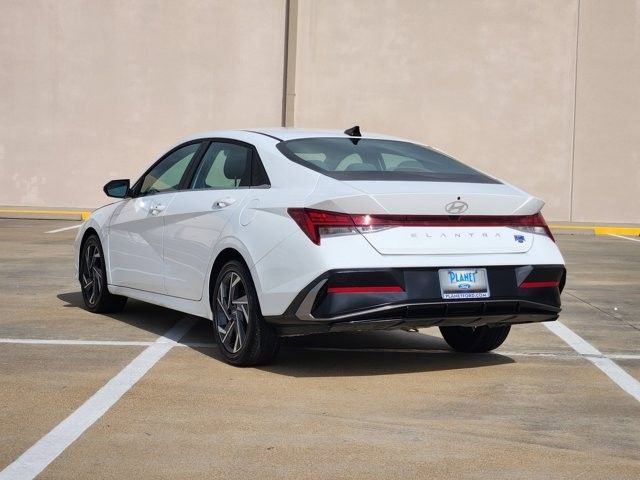Used 2025 Hyundai Elantra SEL FWD image 7
