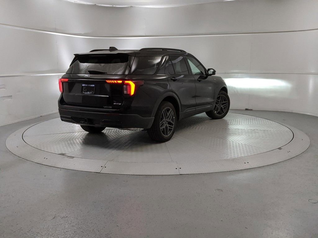New 2025 Ford Explorer ST-Line w/ ST-Line Street Pack image 3