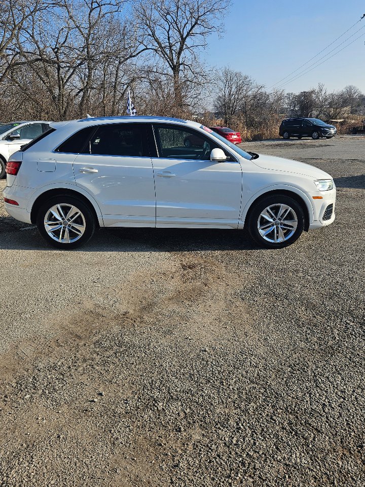Used 2016 Audi Q3 2.0T Premium Plus w/ Technology Package image 4