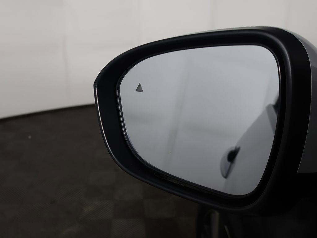 Used 2022 Nissan Rogue Platinum w/ Head-Up Display Package AWD/4WD image 37