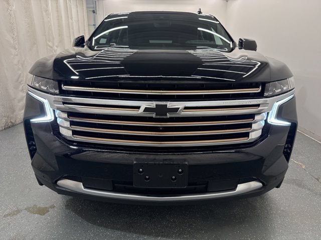 Used 2024 Chevrolet Suburban High Country w/ Advanced Technology Package AWD/4WD image 4