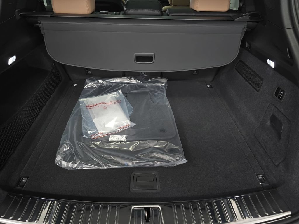 New 2026 Porsche Cayenne AWD/4WD image 30