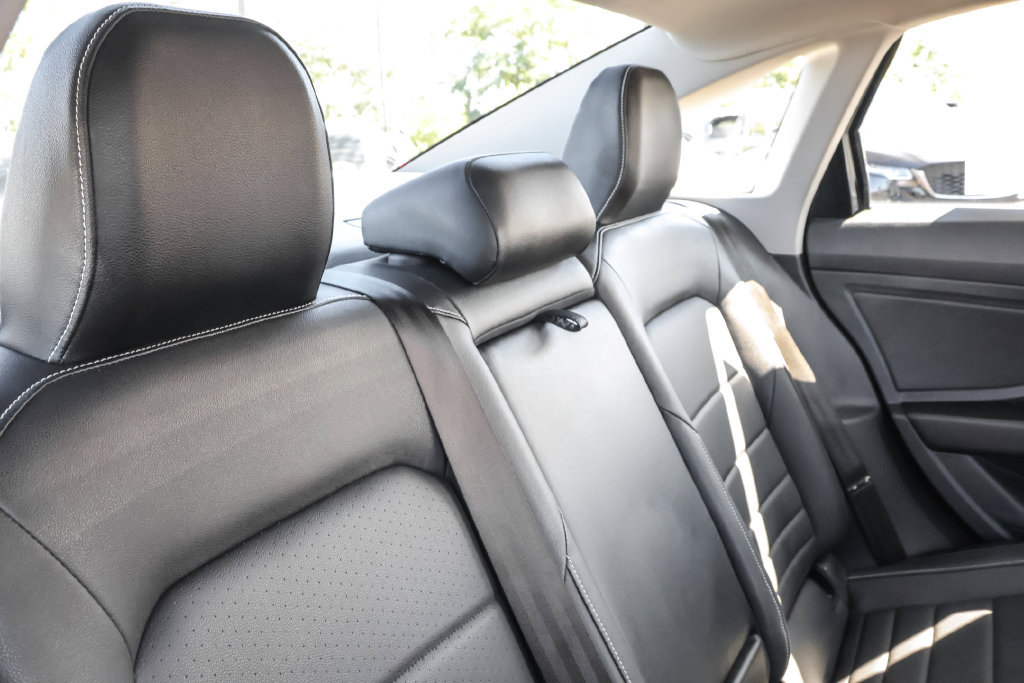 Certified 2024 Volkswagen Jetta SE FWD image 33