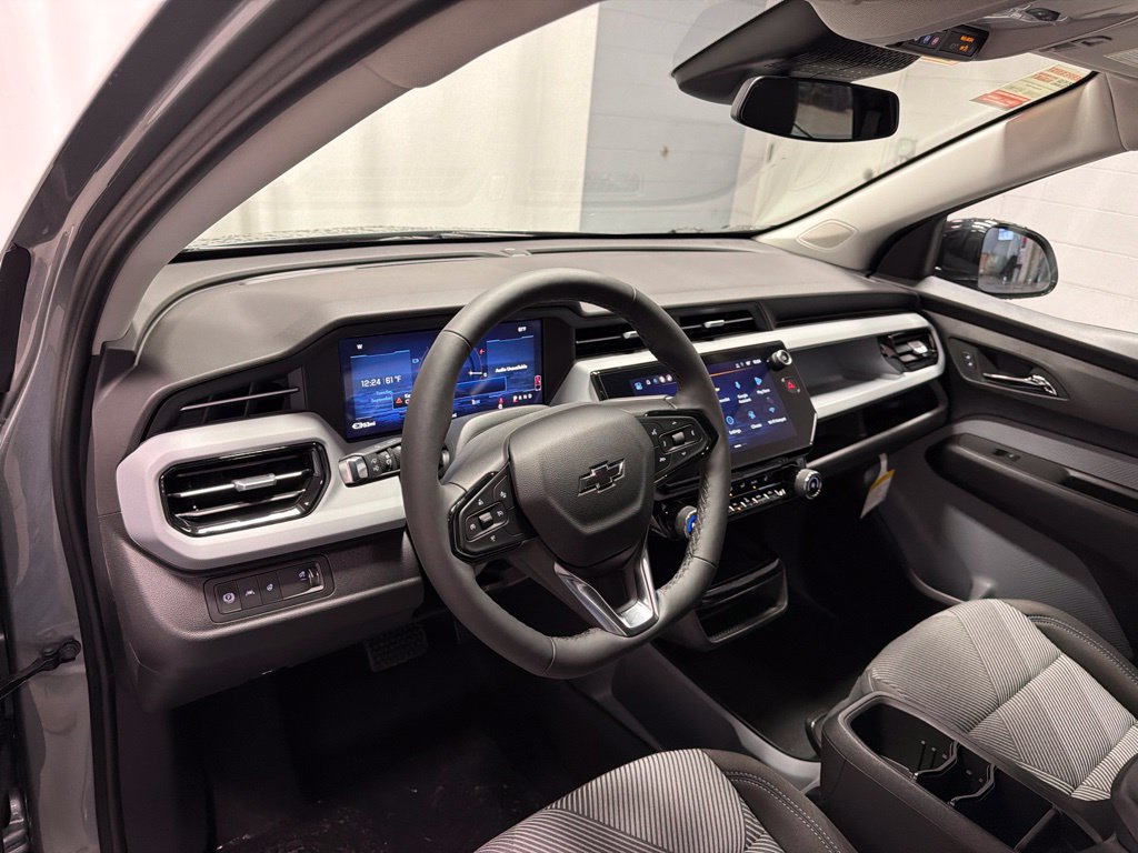 New 2027 Chevrolet Bolt LT w/ Comfort Package FWD image 17
