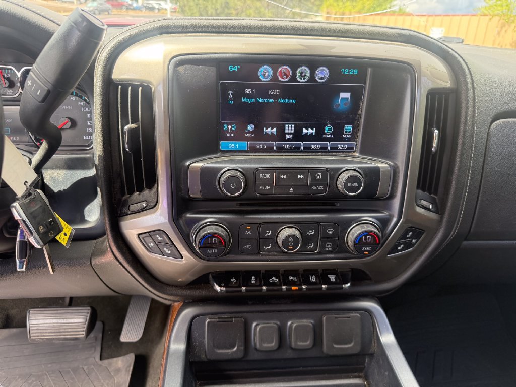 Used 2018 Chevrolet Silverado 2500 High Country w/ Duramax Plus Package AWD/4WD image 17