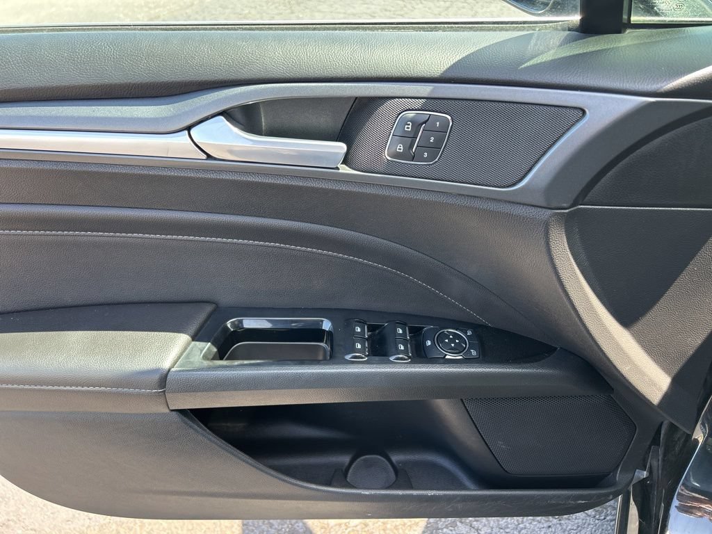 Used 2013 Ford Fusion Titanium w/ Titanium Driver Assist Pkg FWD image 13