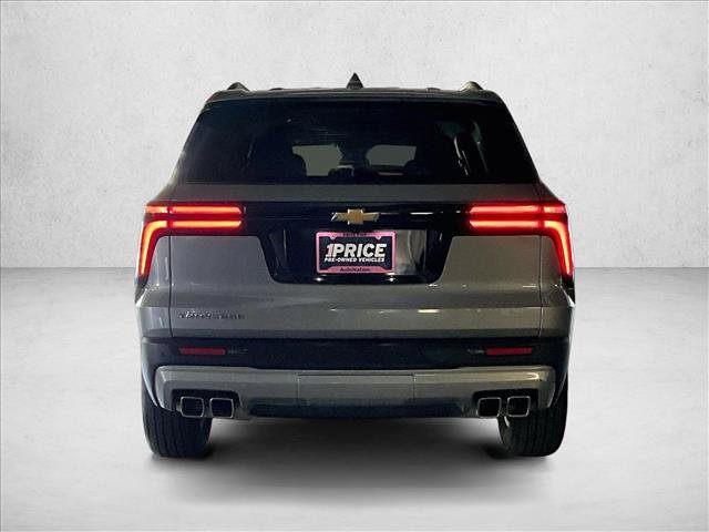 Used 2025 Chevrolet Traverse LT FWD image 4