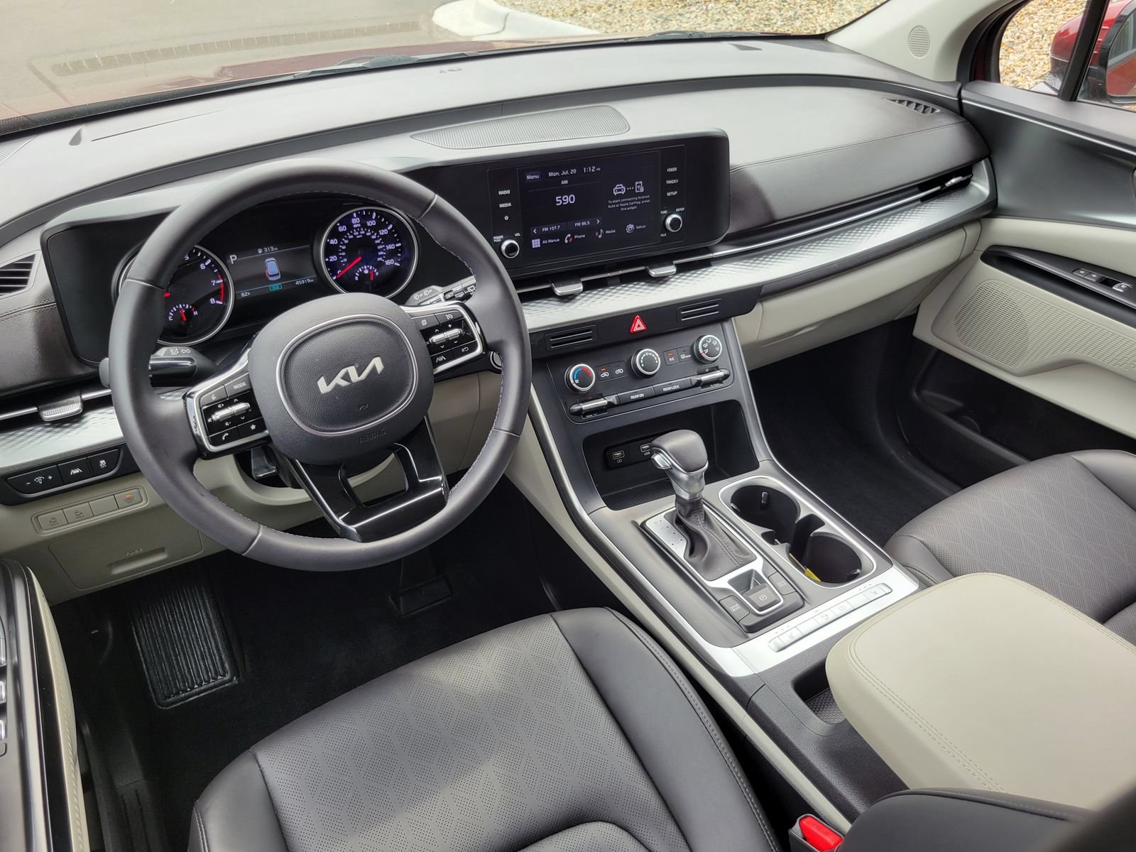 Certified 2023 Kia Carnival LX FWD image 26