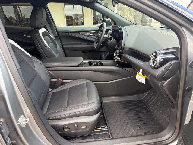 Used 2026 Chevrolet Blazer EV LT w/ Super Cruise Package FWD image 27